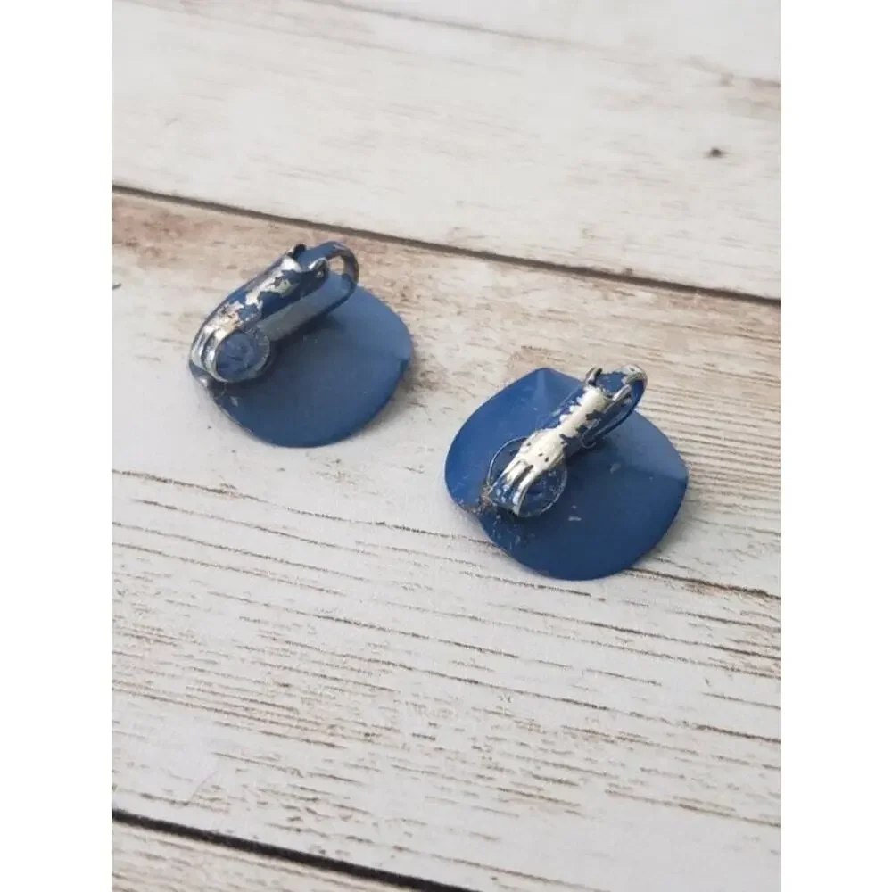 Vintage Clip On Earrings Blue Pushed In Style Circle